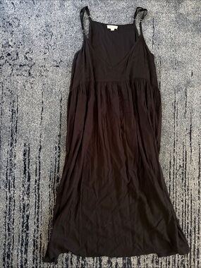 Curation-Black women’s V-Neck Spaghetti Strap Camisole-M/L